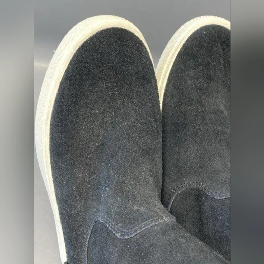 UGG stylish black